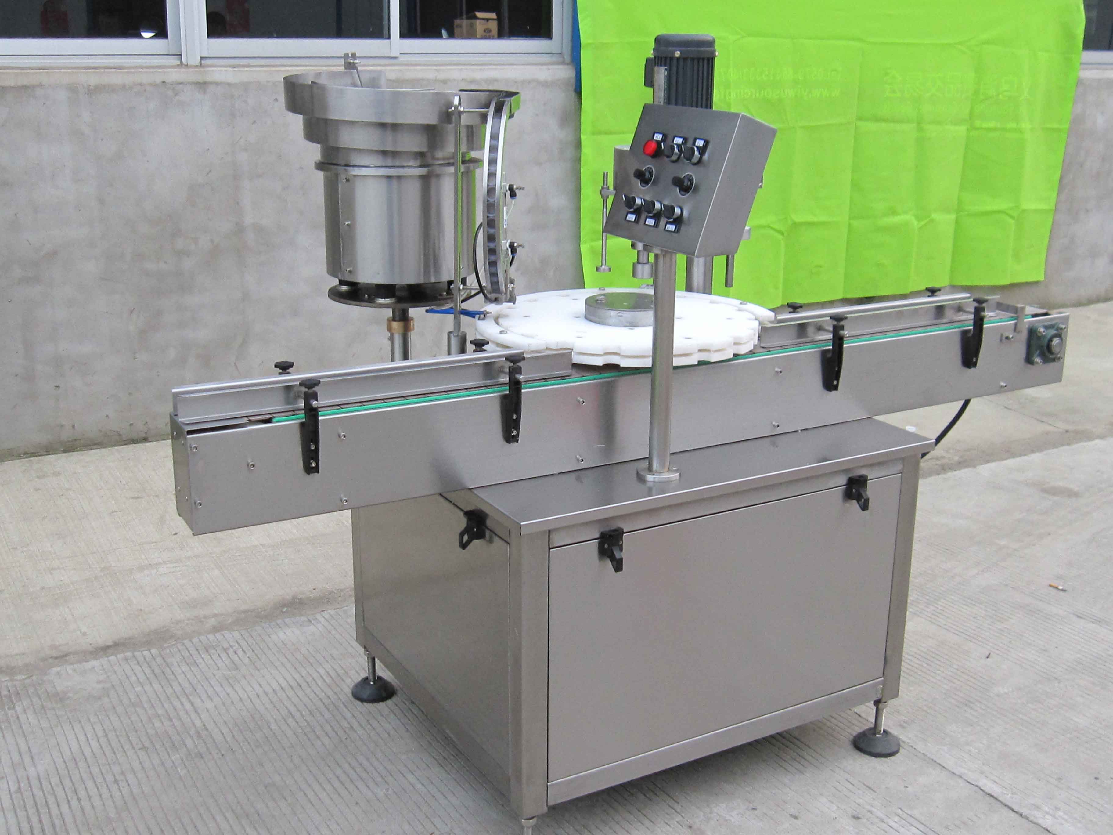 自動化控制定位 高效提升2L辣椒醬濃醬抽氣式壓蓋機性能